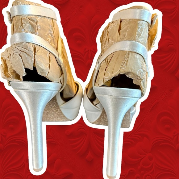 NWT Pnina Tornai for Naturalizer Bridal Shop ‘Ai Dress Sandal’ in “White Satin” - Picture 11 of 16